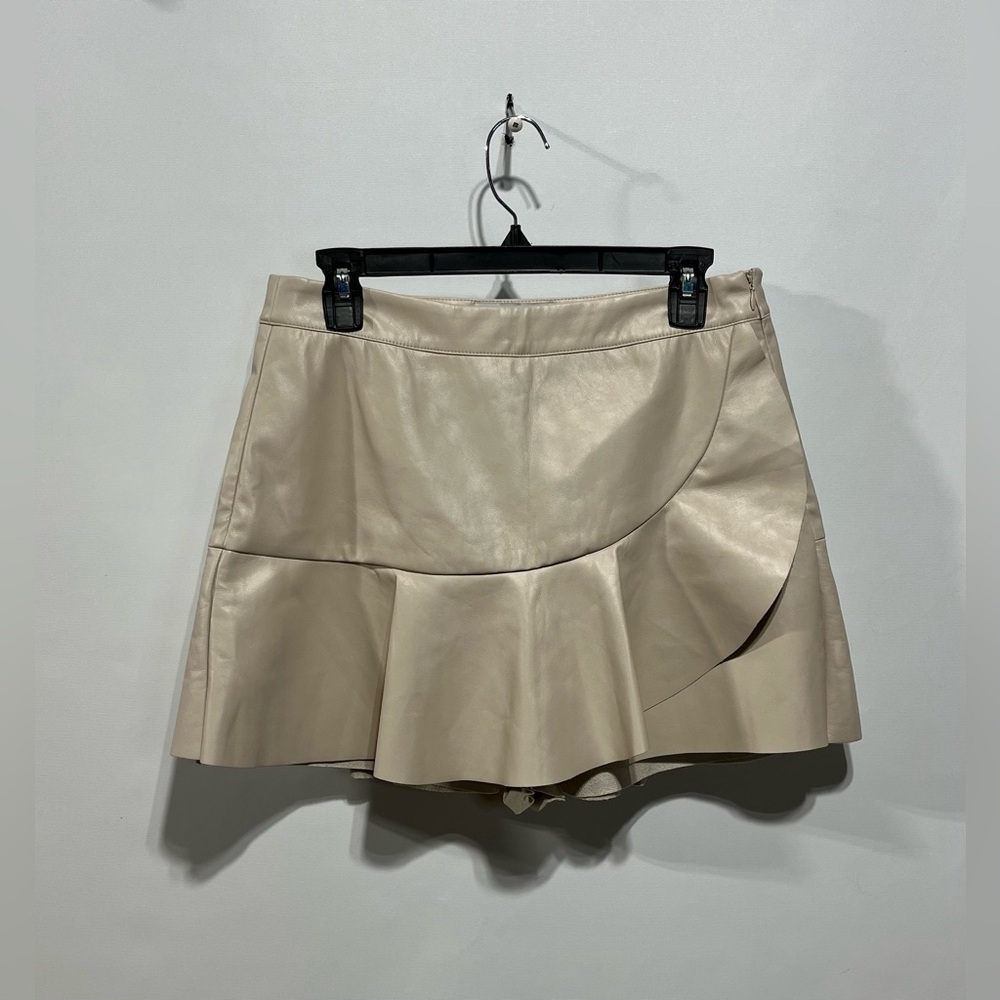 HAUSEN Chic Beige Faux Leather Mini‎ Skirt Women’s Size Large
